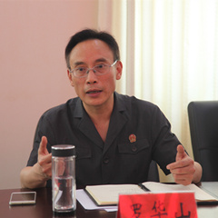 图④：罗华山讲话_副本.jpg