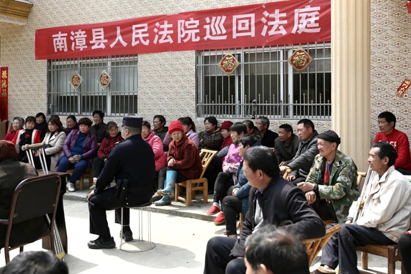 图②：村民旁听_副本.jpg