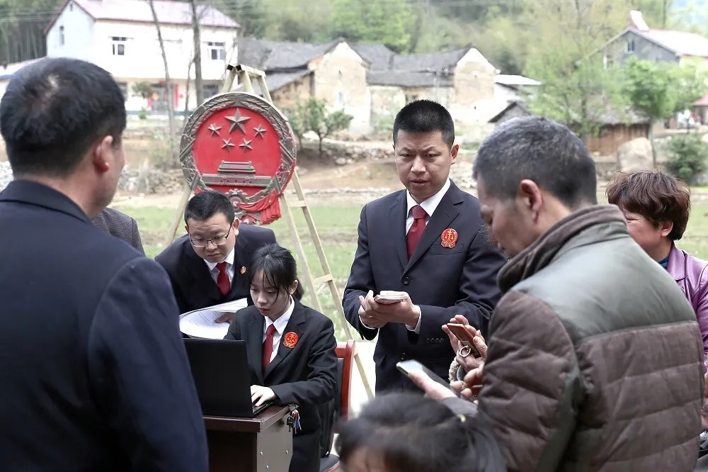 图⑤：果某子女当场履行赡养费义务_副本.jpg