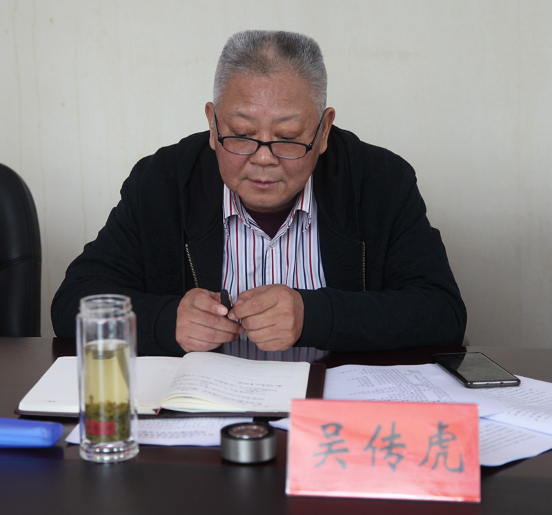 图③：襄阳市委政法委副书记吴传虎讲话_副本.jpg