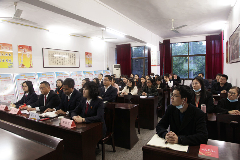 图①：法治宣传讲座现场_副本.jpg