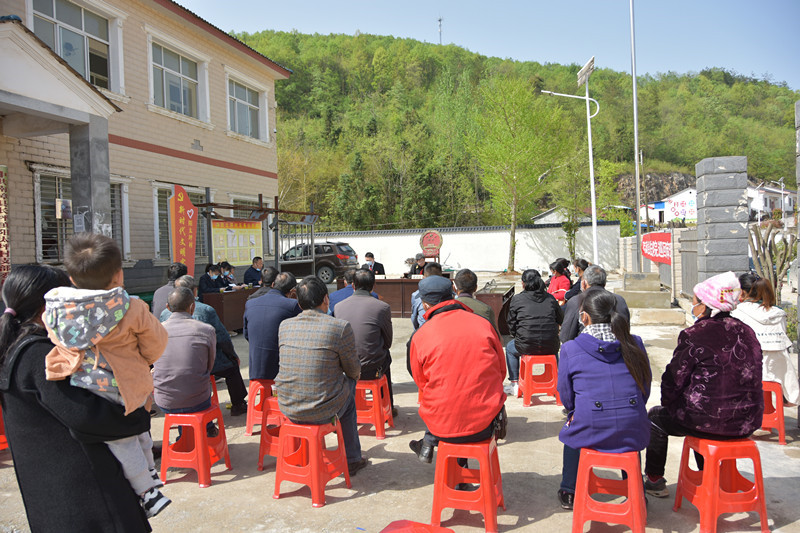 图①：巡回审理现场_副本.jpg